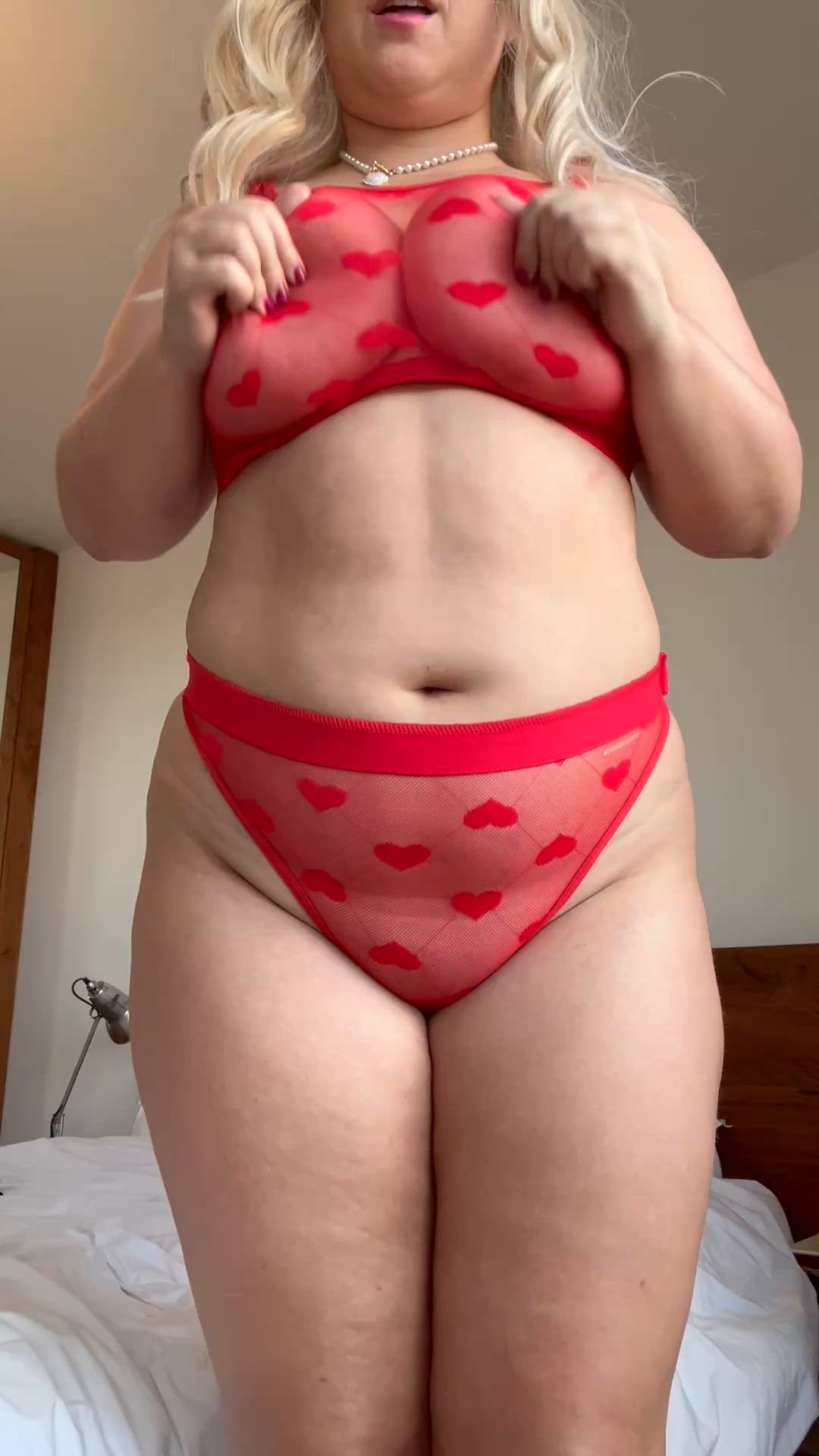 Do you like busty blonde girls?