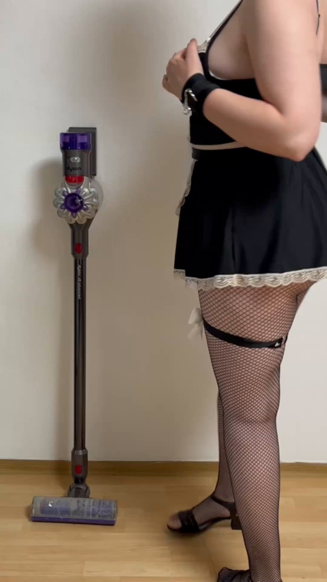 Whose apartment needs cleaning?